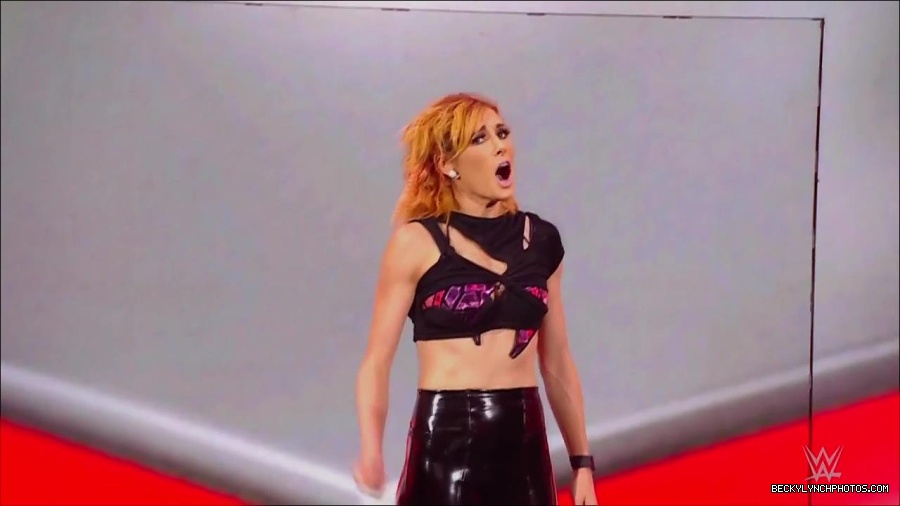 WWE_Monday_Night_RAW_2022_07_11_720p_HDTV_x264-Star_mkv_003020810.jpg