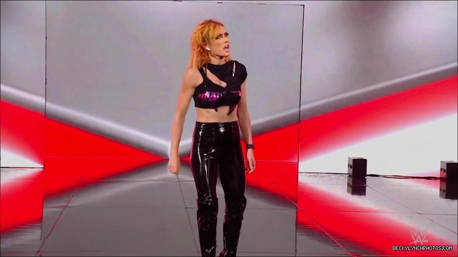 WWE_Monday_Night_RAW_2022_07_11_720p_HDTV_x264-Star_mkv_003025210.jpg