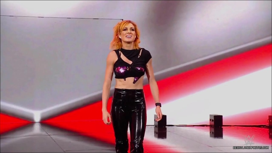 WWE_Monday_Night_RAW_2022_07_11_720p_HDTV_x264-Star_mkv_003031610.jpg