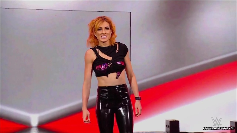 WWE_Monday_Night_RAW_2022_07_11_720p_HDTV_x264-Star_mkv_003034410.jpg