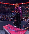 WWE_Monday_Night_RAW_2022_07_11_720p_HDTV_x264-Star_mkv_002182410.jpg