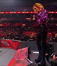 WWE_Monday_Night_RAW_2022_07_11_720p_HDTV_x264-Star_mkv_002221610.jpg