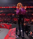 WWE_Monday_Night_RAW_2022_07_11_720p_HDTV_x264-Star_mkv_002232810.jpg