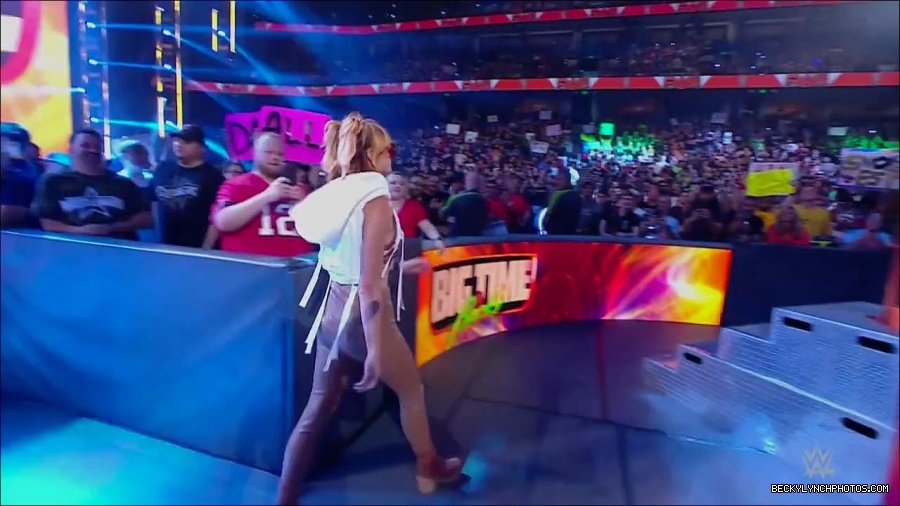 WWE_Monday_Night_RAW_2022_07_18_720p_HDTV_x264-Star_mkv_000424250.jpg