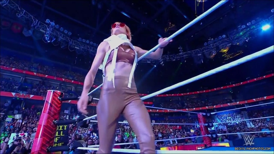 WWE_Monday_Night_RAW_2022_07_18_720p_HDTV_x264-Star_mkv_000430250.jpg