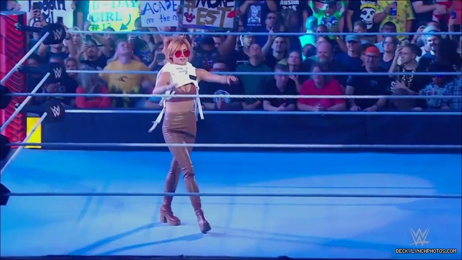 WWE_Monday_Night_RAW_2022_07_18_720p_HDTV_x264-Star_mkv_000436250.jpg