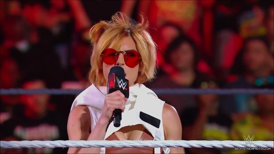WWE_Monday_Night_RAW_2022_07_18_720p_HDTV_x264-Star_mkv_000453450.jpg