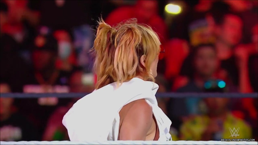 WWE_Monday_Night_RAW_2022_07_18_720p_HDTV_x264-Star_mkv_000456250.jpg