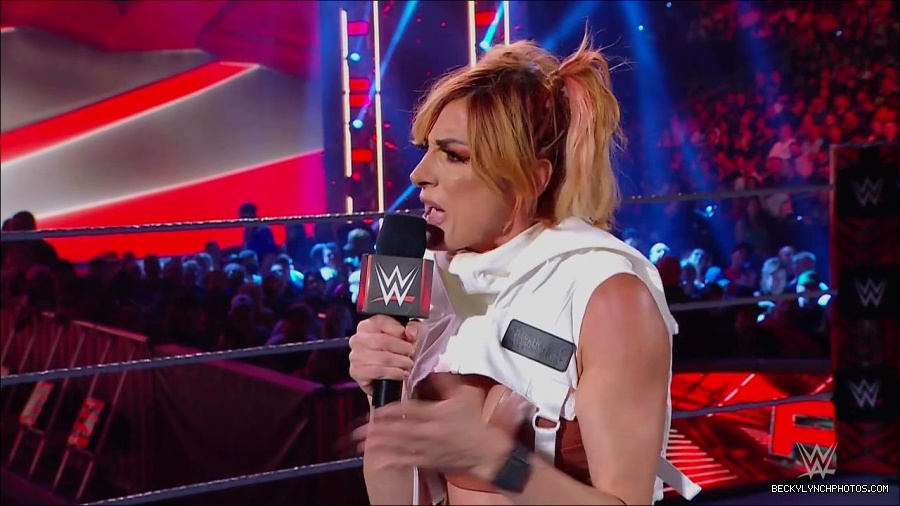 WWE_Monday_Night_RAW_2022_07_18_720p_HDTV_x264-Star_mkv_000507850.jpg