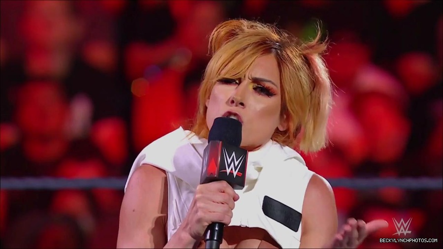 WWE_Monday_Night_RAW_2022_07_18_720p_HDTV_x264-Star_mkv_000508650.jpg