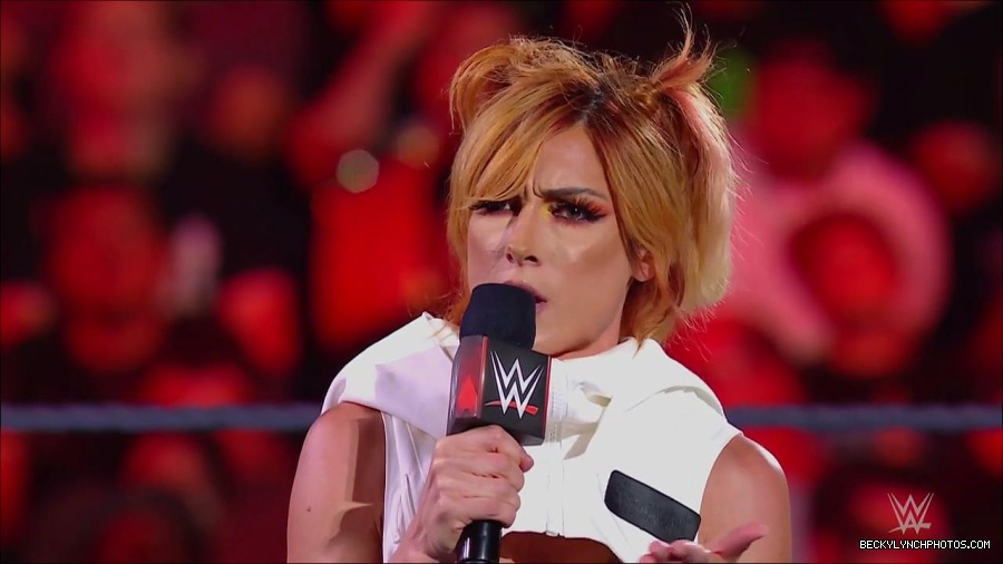 WWE_Monday_Night_RAW_2022_07_18_720p_HDTV_x264-Star_mkv_000509450.jpg