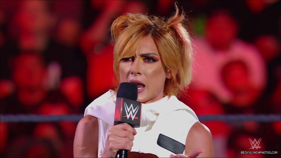 WWE_Monday_Night_RAW_2022_07_18_720p_HDTV_x264-Star_mkv_000509850.jpg
