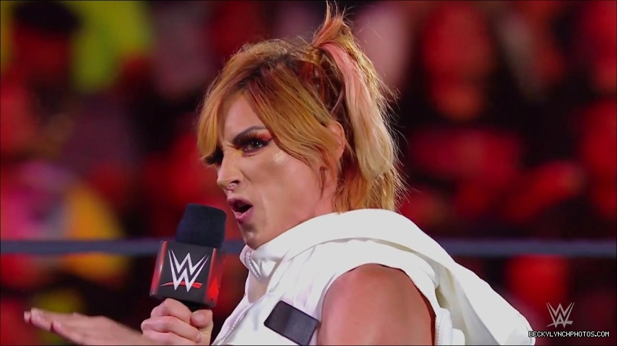 WWE_Monday_Night_RAW_2022_07_18_720p_HDTV_x264-Star_mkv_000513850.jpg