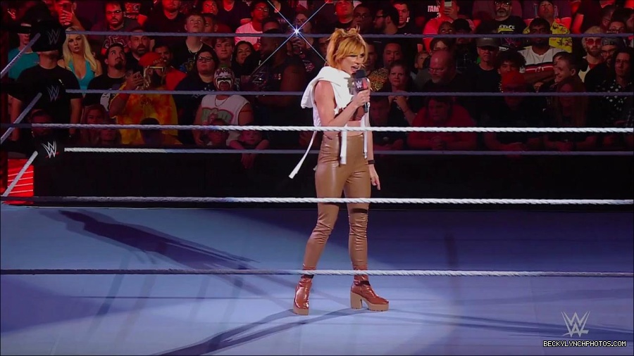 WWE_Monday_Night_RAW_2022_07_18_720p_HDTV_x264-Star_mkv_000515850.jpg