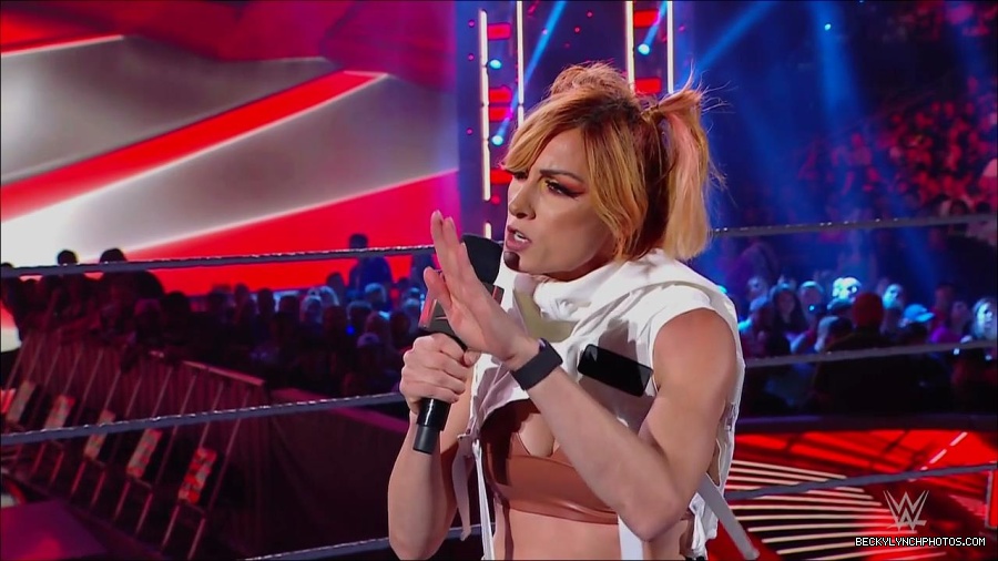 WWE_Monday_Night_RAW_2022_07_18_720p_HDTV_x264-Star_mkv_000517850.jpg