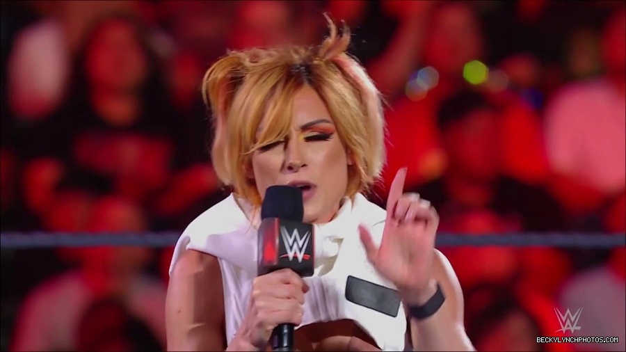 WWE_Monday_Night_RAW_2022_07_18_720p_HDTV_x264-Star_mkv_000519850.jpg