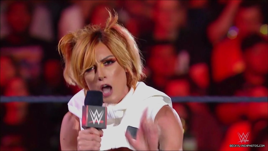 WWE_Monday_Night_RAW_2022_07_18_720p_HDTV_x264-Star_mkv_000520650.jpg