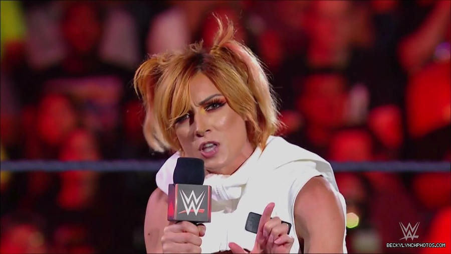 WWE_Monday_Night_RAW_2022_07_18_720p_HDTV_x264-Star_mkv_000521050.jpg