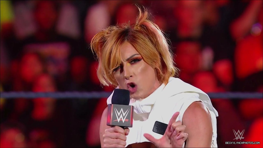 WWE_Monday_Night_RAW_2022_07_18_720p_HDTV_x264-Star_mkv_000521850.jpg
