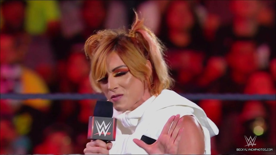 WWE_Monday_Night_RAW_2022_07_18_720p_HDTV_x264-Star_mkv_000523850.jpg