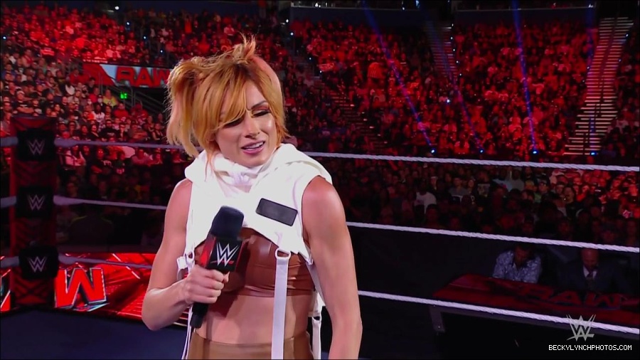 WWE_Monday_Night_RAW_2022_07_18_720p_HDTV_x264-Star_mkv_000527450.jpg