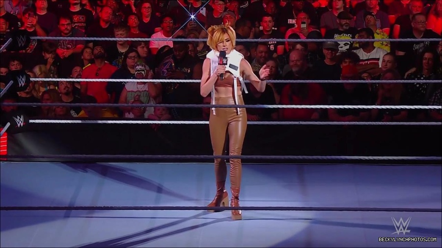 WWE_Monday_Night_RAW_2022_07_18_720p_HDTV_x264-Star_mkv_000535850.jpg