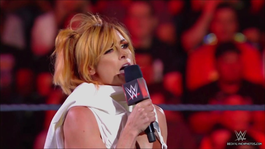 WWE_Monday_Night_RAW_2022_07_18_720p_HDTV_x264-Star_mkv_000539050.jpg
