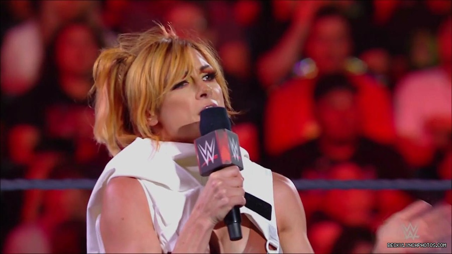 WWE_Monday_Night_RAW_2022_07_18_720p_HDTV_x264-Star_mkv_000539450.jpg