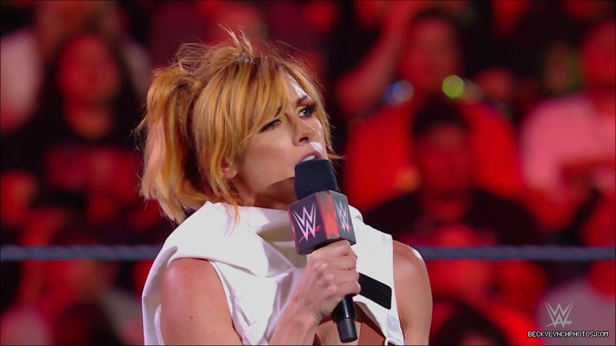 WWE_Monday_Night_RAW_2022_07_18_720p_HDTV_x264-Star_mkv_000541050.jpg
