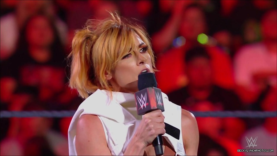 WWE_Monday_Night_RAW_2022_07_18_720p_HDTV_x264-Star_mkv_000541450.jpg