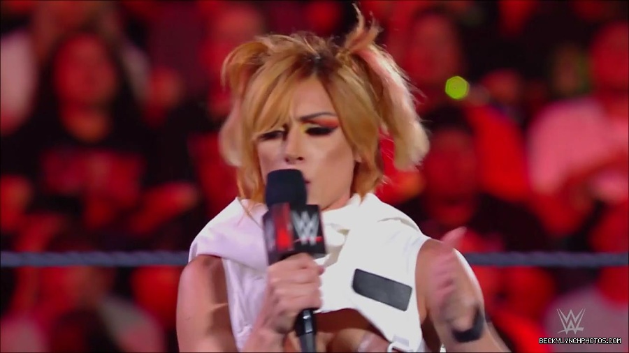 WWE_Monday_Night_RAW_2022_07_18_720p_HDTV_x264-Star_mkv_000541850.jpg