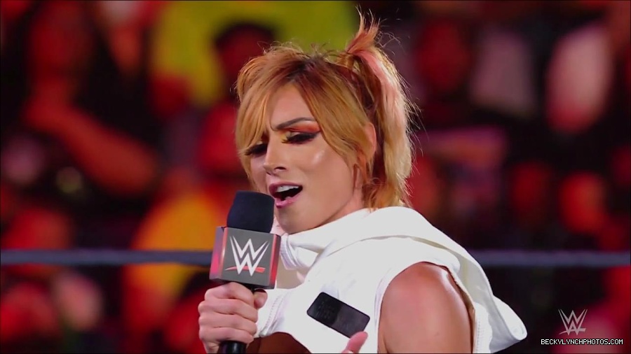 WWE_Monday_Night_RAW_2022_07_18_720p_HDTV_x264-Star_mkv_000544250.jpg