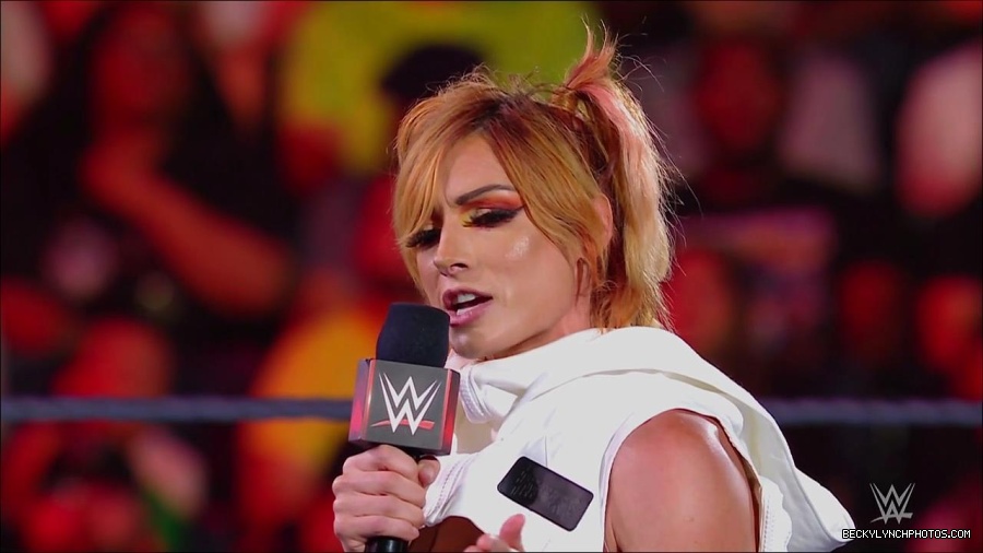 WWE_Monday_Night_RAW_2022_07_18_720p_HDTV_x264-Star_mkv_000545850.jpg