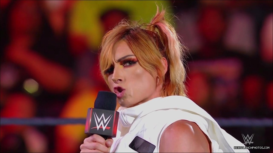 WWE_Monday_Night_RAW_2022_07_18_720p_HDTV_x264-Star_mkv_000548250.jpg