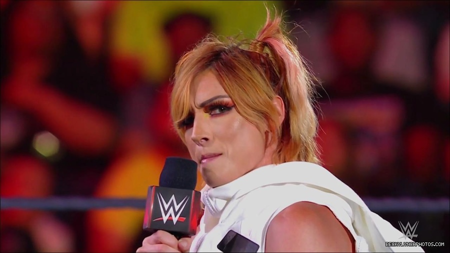 WWE_Monday_Night_RAW_2022_07_18_720p_HDTV_x264-Star_mkv_000548650.jpg