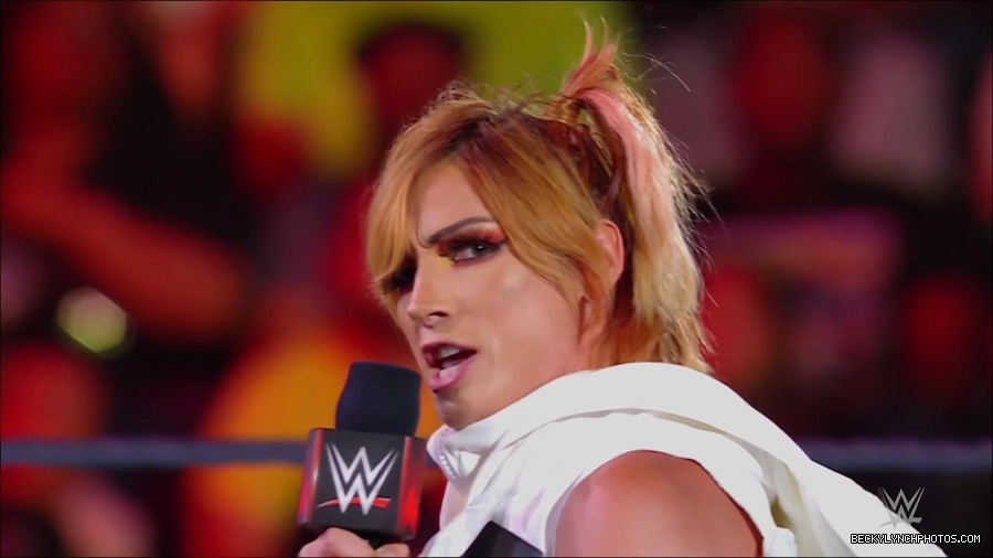 WWE_Monday_Night_RAW_2022_07_18_720p_HDTV_x264-Star_mkv_000549050.jpg