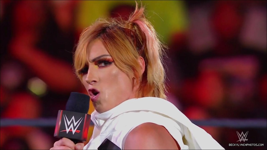 WWE_Monday_Night_RAW_2022_07_18_720p_HDTV_x264-Star_mkv_000549450.jpg