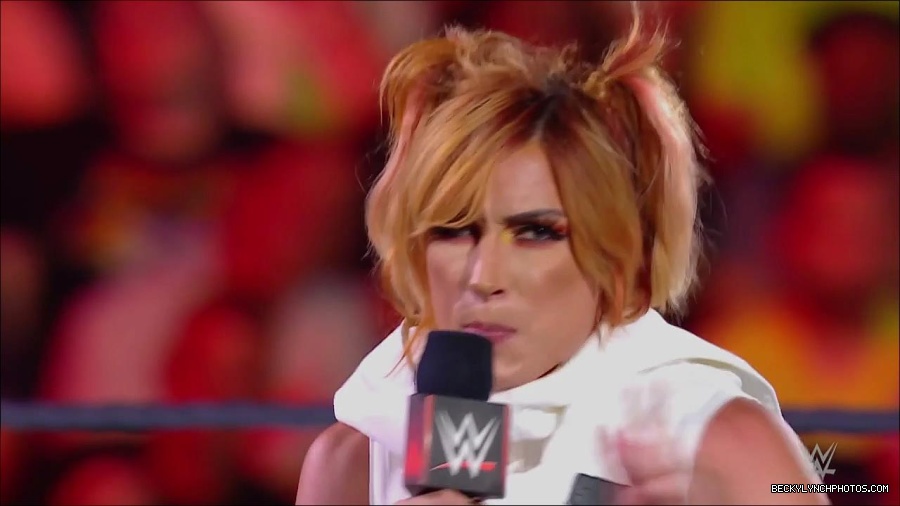WWE_Monday_Night_RAW_2022_07_18_720p_HDTV_x264-Star_mkv_000550650.jpg