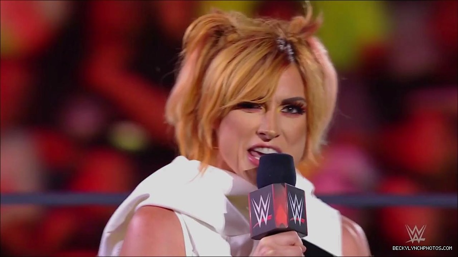 WWE_Monday_Night_RAW_2022_07_18_720p_HDTV_x264-Star_mkv_000551050.jpg