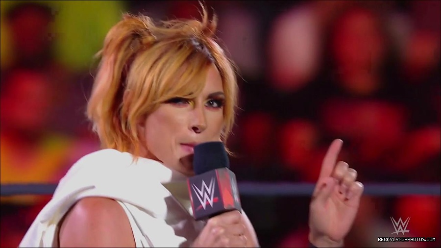 WWE_Monday_Night_RAW_2022_07_18_720p_HDTV_x264-Star_mkv_000551450.jpg