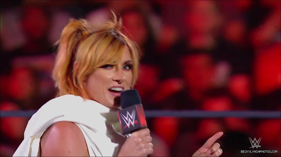 WWE_Monday_Night_RAW_2022_07_18_720p_HDTV_x264-Star_mkv_000551850.jpg