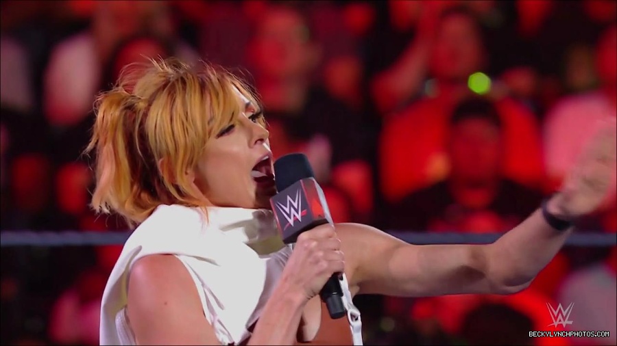 WWE_Monday_Night_RAW_2022_07_18_720p_HDTV_x264-Star_mkv_000553050.jpg