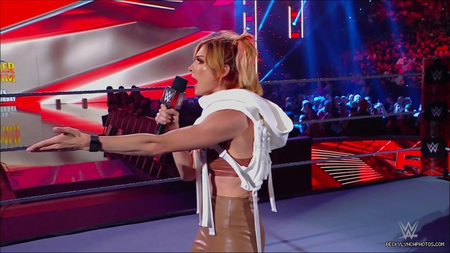 WWE_Monday_Night_RAW_2022_07_18_720p_HDTV_x264-Star_mkv_000555450.jpg