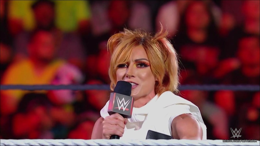 WWE_Monday_Night_RAW_2022_07_18_720p_HDTV_x264-Star_mkv_000557050.jpg
