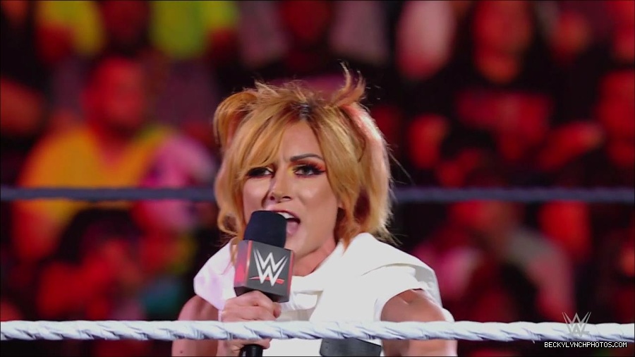 WWE_Monday_Night_RAW_2022_07_18_720p_HDTV_x264-Star_mkv_000557450.jpg
