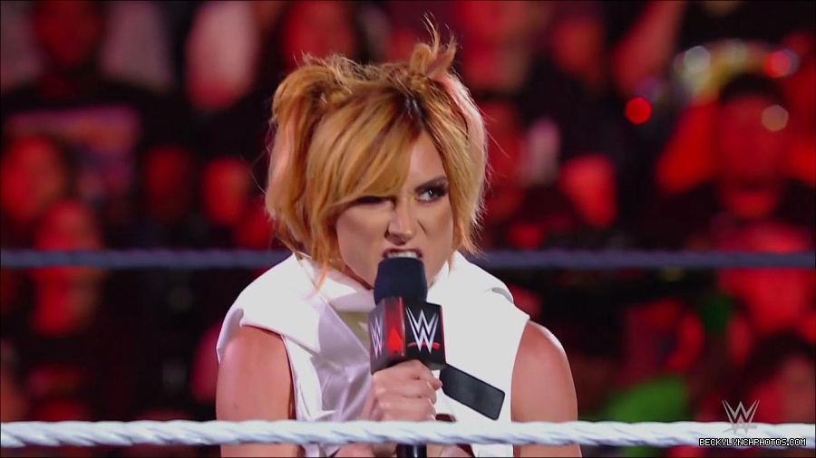 WWE_Monday_Night_RAW_2022_07_18_720p_HDTV_x264-Star_mkv_000561050.jpg