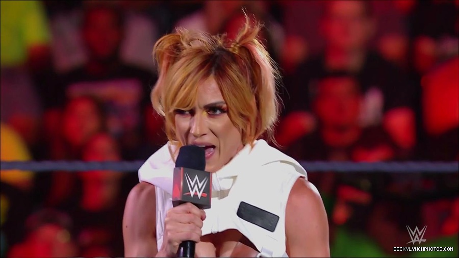 WWE_Monday_Night_RAW_2022_07_18_720p_HDTV_x264-Star_mkv_000562250.jpg