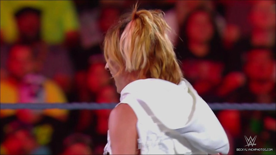 WWE_Monday_Night_RAW_2022_07_18_720p_HDTV_x264-Star_mkv_000563850.jpg