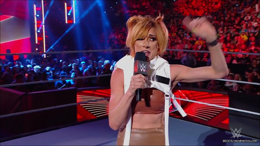 WWE_Monday_Night_RAW_2022_07_18_720p_HDTV_x264-Star_mkv_000573850.jpg