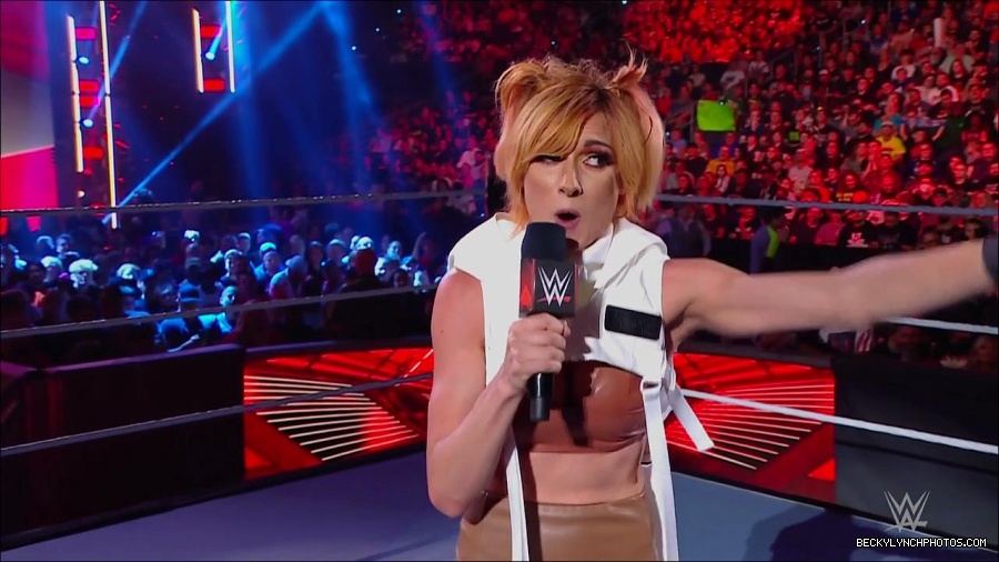 WWE_Monday_Night_RAW_2022_07_18_720p_HDTV_x264-Star_mkv_000574250.jpg